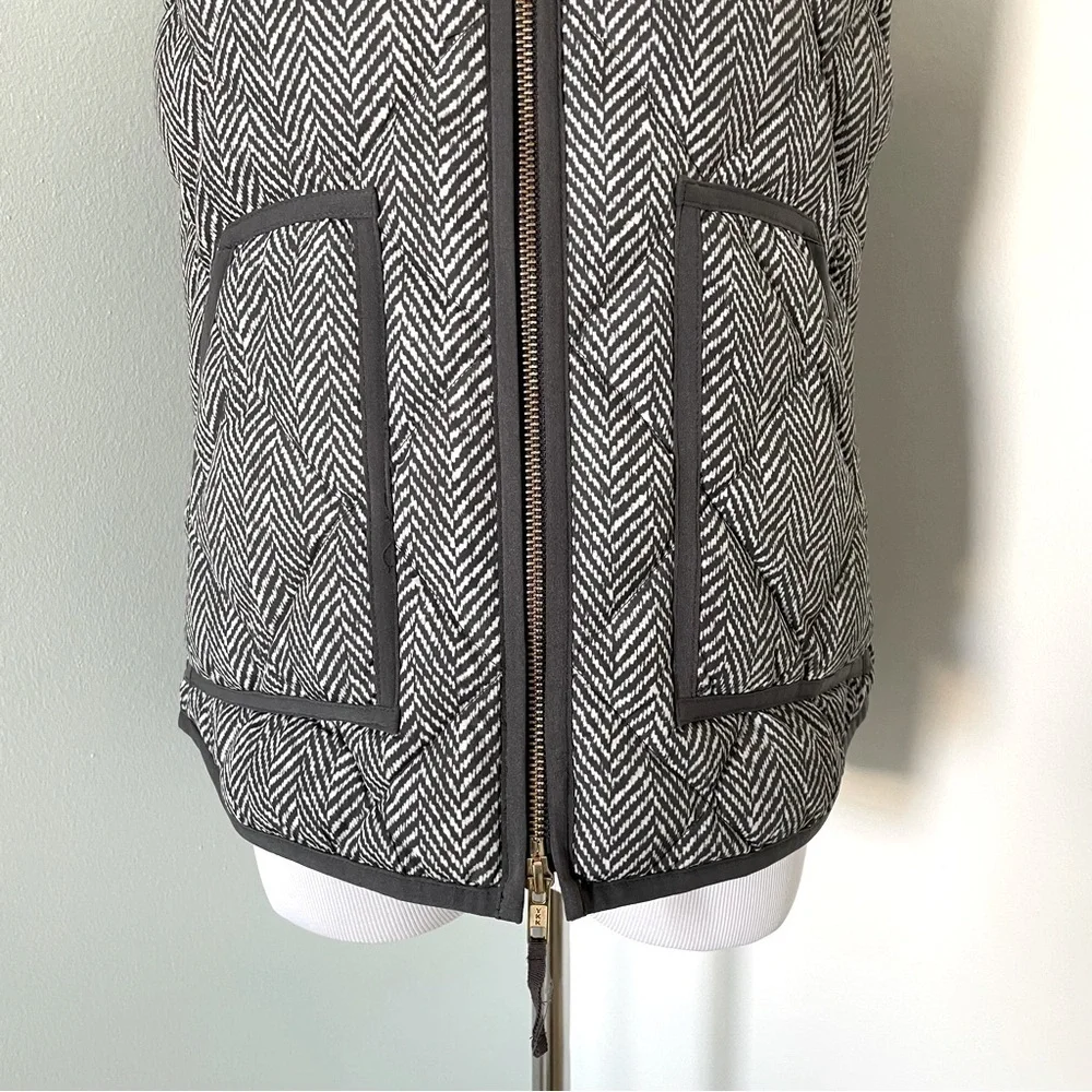 J. Crew Excursion Quilted Herringbone Down Vest Zip Up Gray & White Size S